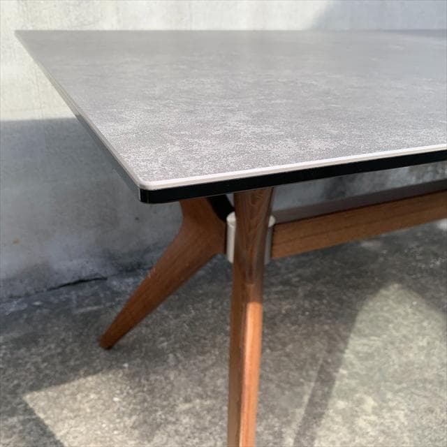 Calligaris TOKYOダイニングテーブル （運送会社での配送不可商品）