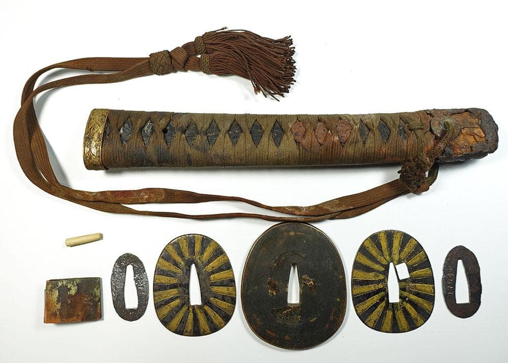 海軍太刀拵　旧日本軍　旭日大切羽　刀緒　軍刀拵　一環吊　全長96.5cm　海軍刀