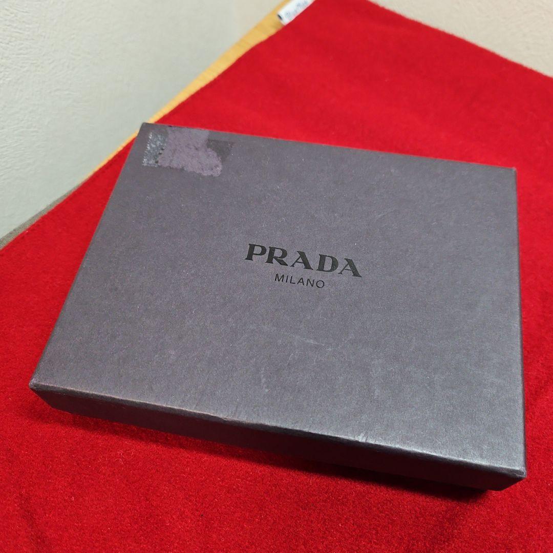 PRADA プラダ 二つ折り財布 ステートナイロン 三角ロゴ ラウンドファスナー