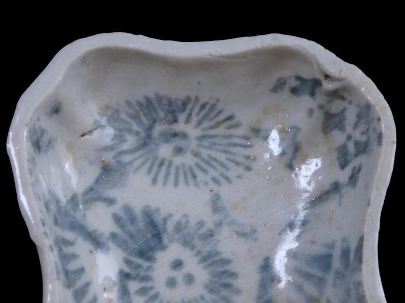 古伊万里　型刷印判　松葉に幾何学文様の図　変形皿　D228AS-CWj