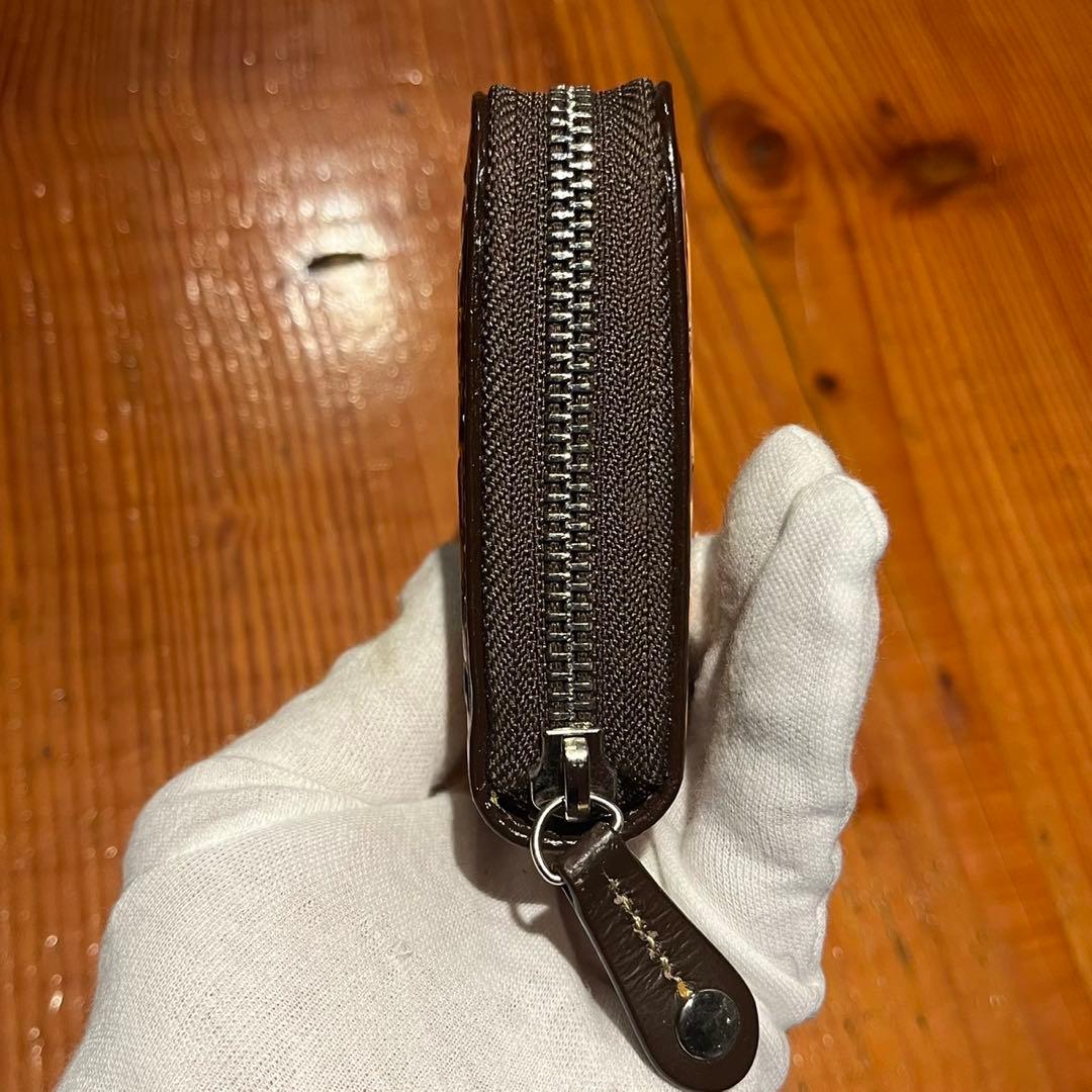 【新品・未使用】カービングウォレット　長財布　ラウンドファスナー　フラワー