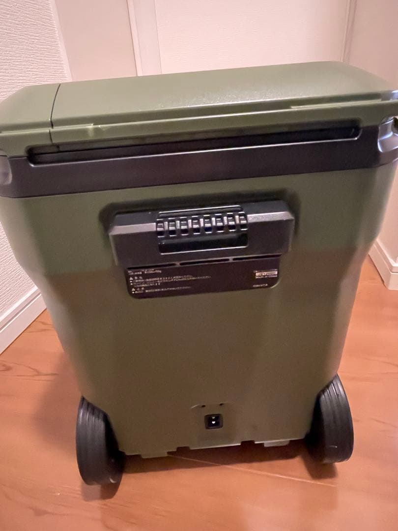 HiKOKI ハイコーキ 冷温庫　UL18DB バッテリー1個つき