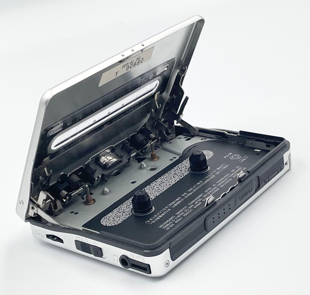 ESV027【ジャンク】SONY WALKMAN DC2 カセットプレーヤー