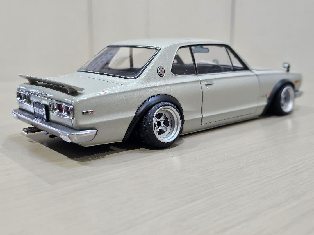 AUTOart　1/18　日産　スカイライン　GT−R　 (KPGC10)