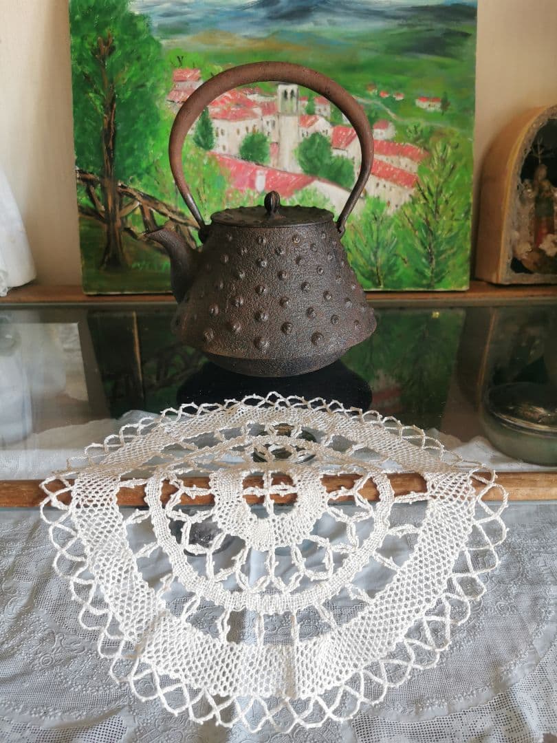 和骨董 重厚な1.5L南部あられ鉄瓶 鉄器 古物 骨董 茶道具 茶釜 菊/蓮