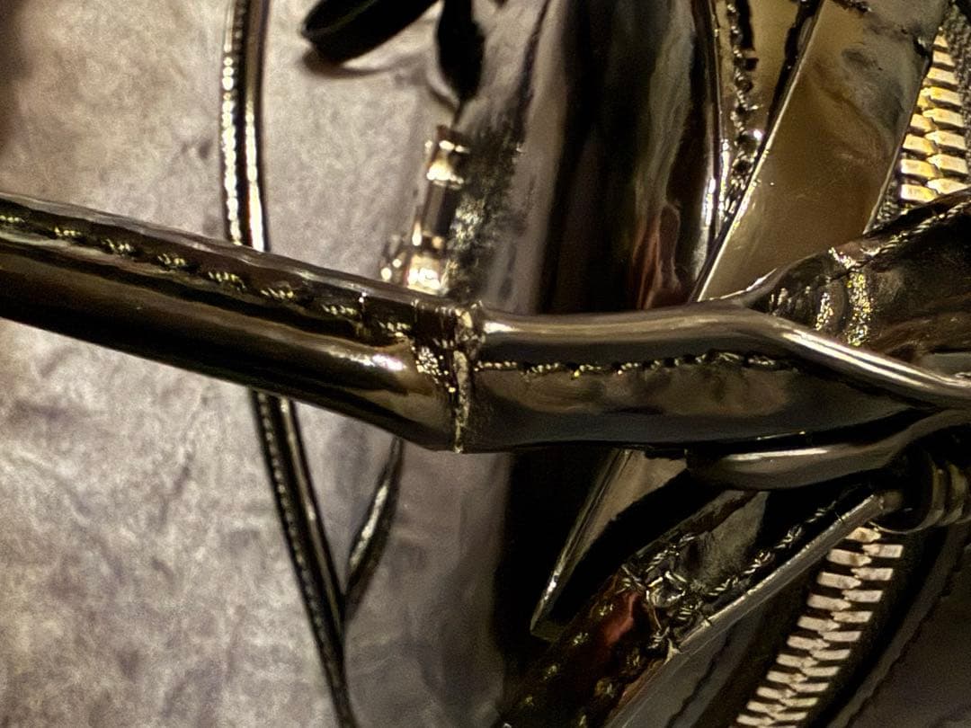 Vivienne Westwood ハート型ショルダーバッグ　ブラック