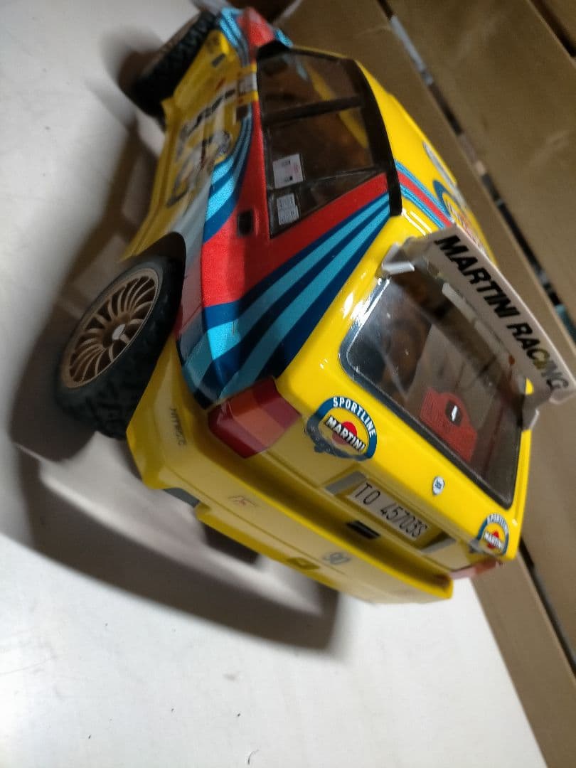 タミヤ　ランチア デルタ　1/10　ボディのみ　マルティーニカラー