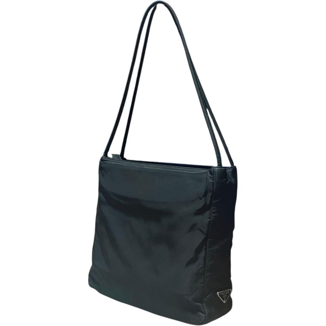 PRADA 三角ロゴ　ワンショルダーバッグ　肩掛け　ナイロン　ブラック　三層