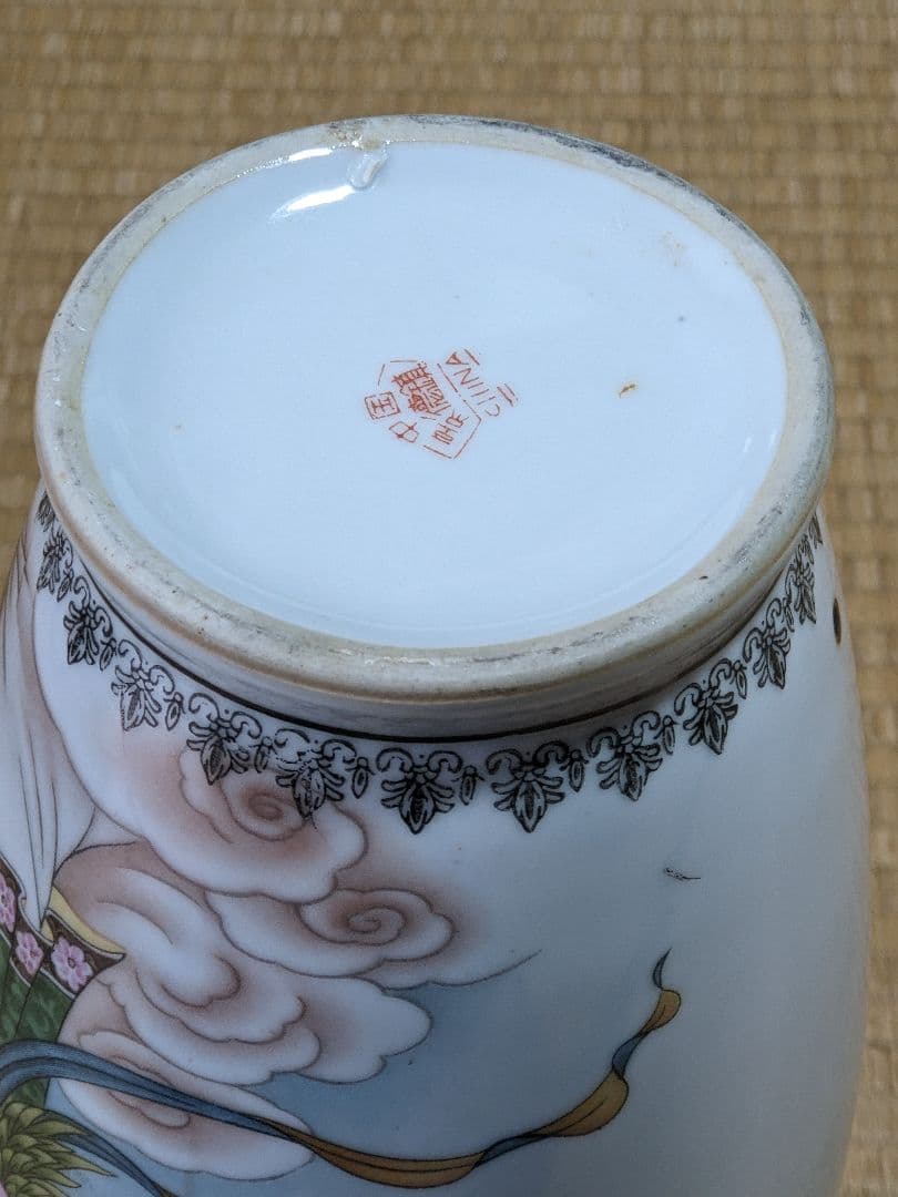 ♦中国景徳鎮窯 瓔珞文様 雲上 天女美人図 瓶 花瓶 置物飾り 骨董品