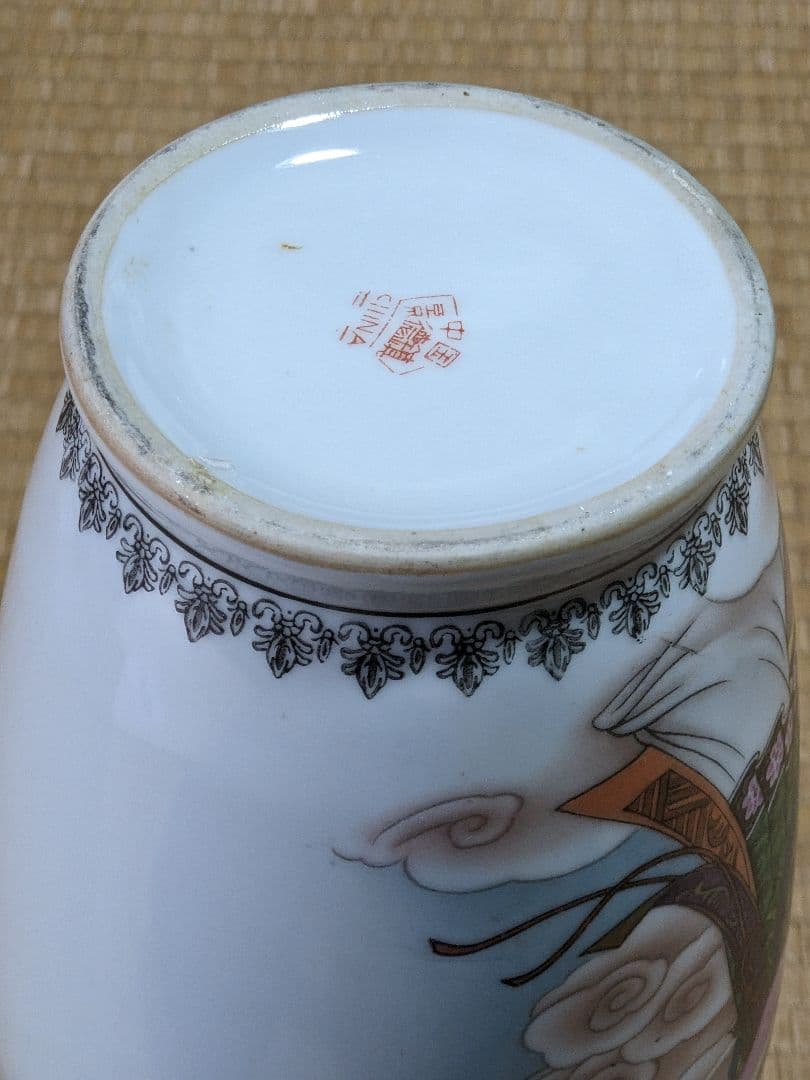 ♦中国景徳鎮窯 瓔珞文様 雲上 天女美人図 瓶 花瓶 置物飾り 骨董品