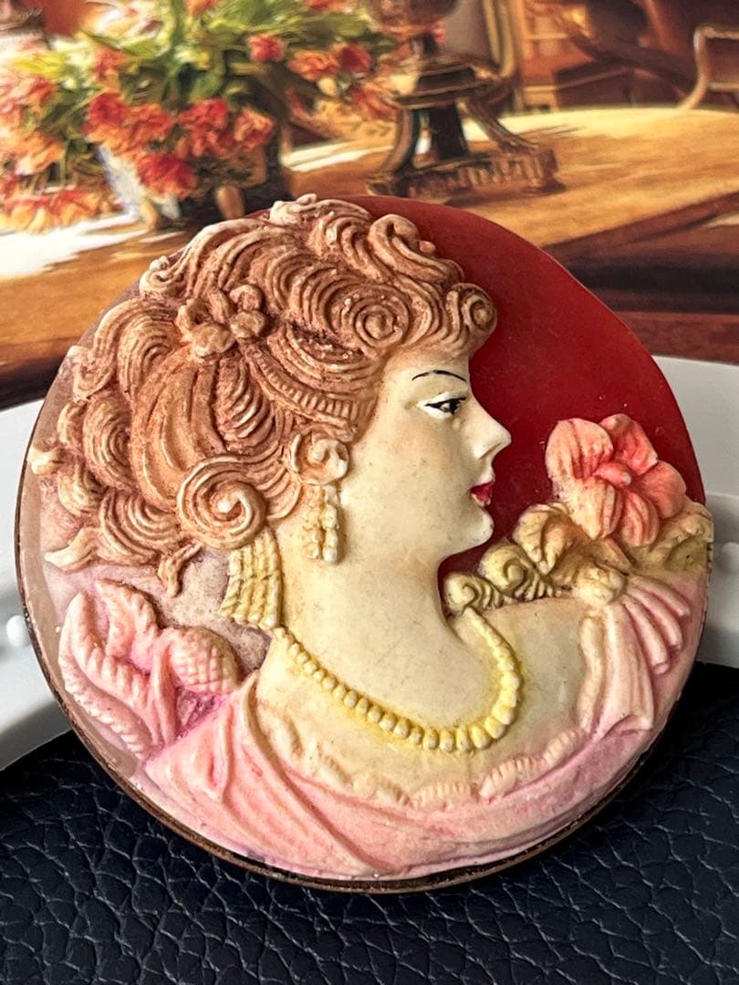 大ぶり カメオ 作家さんのサイン入りヴィンテージ ブローチ9888 - メルカリ