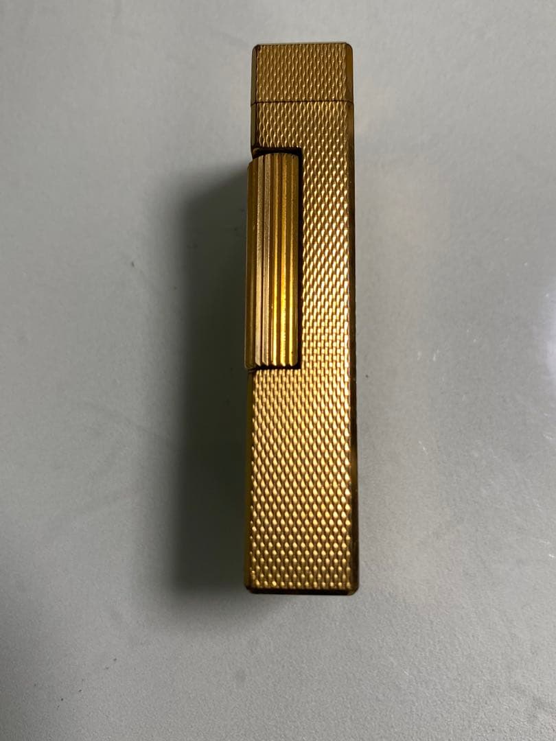 ダンヒルゴールドと茶色のライター本体