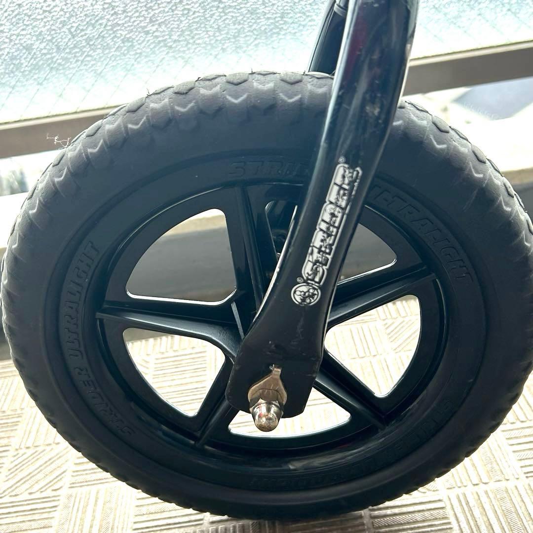 【純正スタンド付】ストライダー スポーツモデル 12インチ ブラック 日本正規品