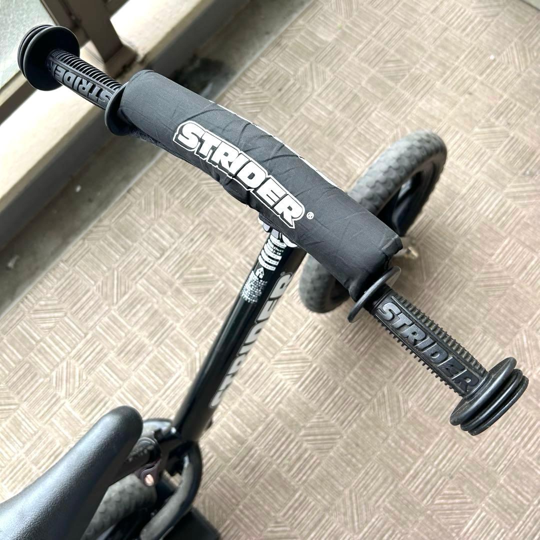 【純正スタンド付】ストライダー スポーツモデル 12インチ ブラック 日本正規品