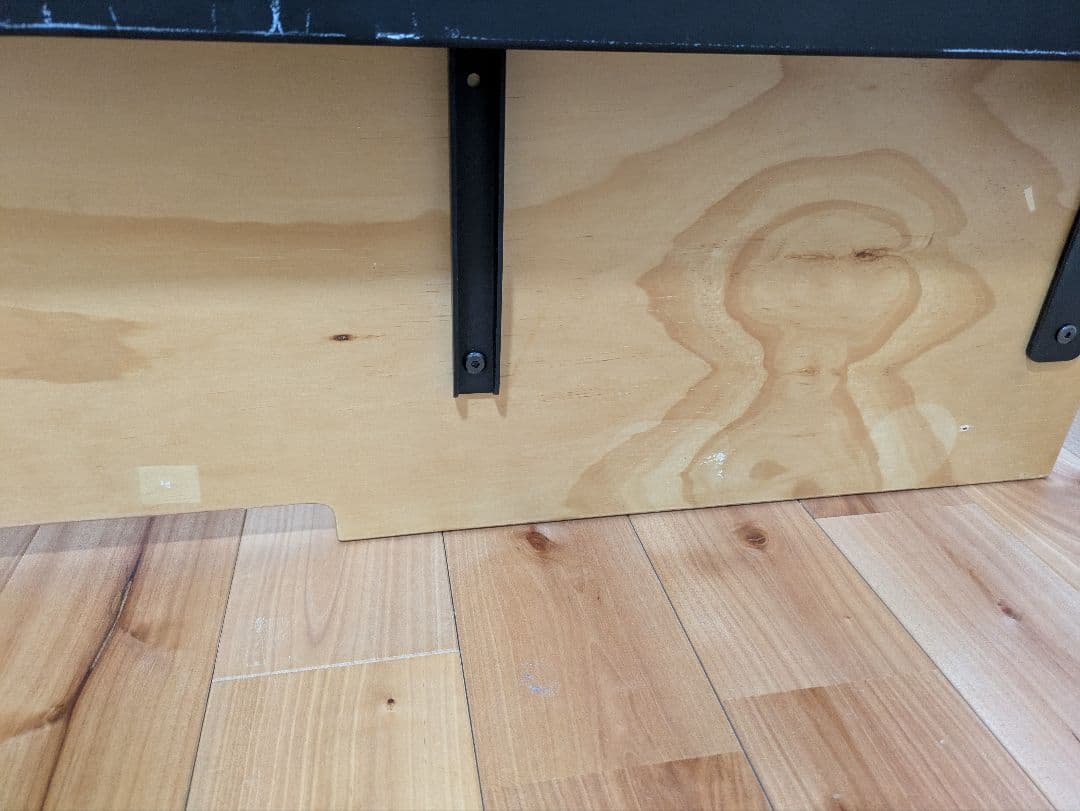 ジャーナルスタンダード　デスク