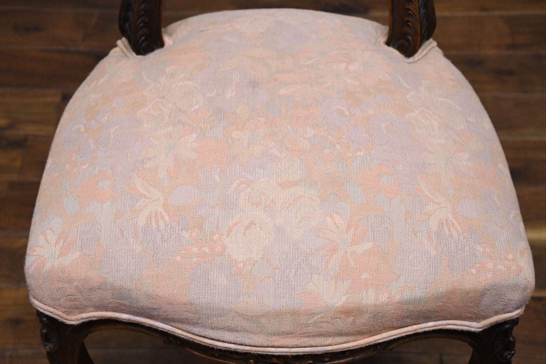 EFK99 英国アンティーク バルーンバックチェア 猫脚 木彫刻 サロン