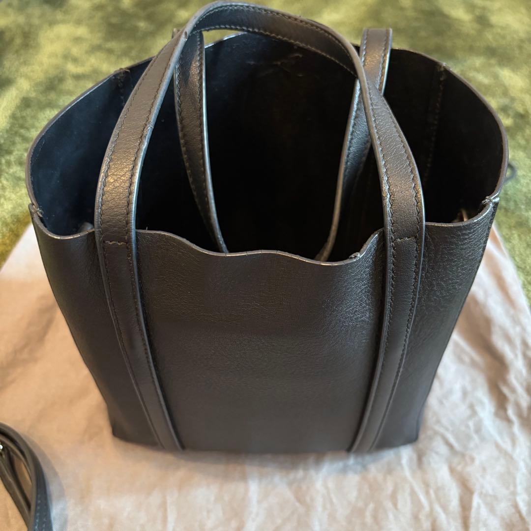 ひ*り様 BALENCIAGA ブラックレザー トートバック