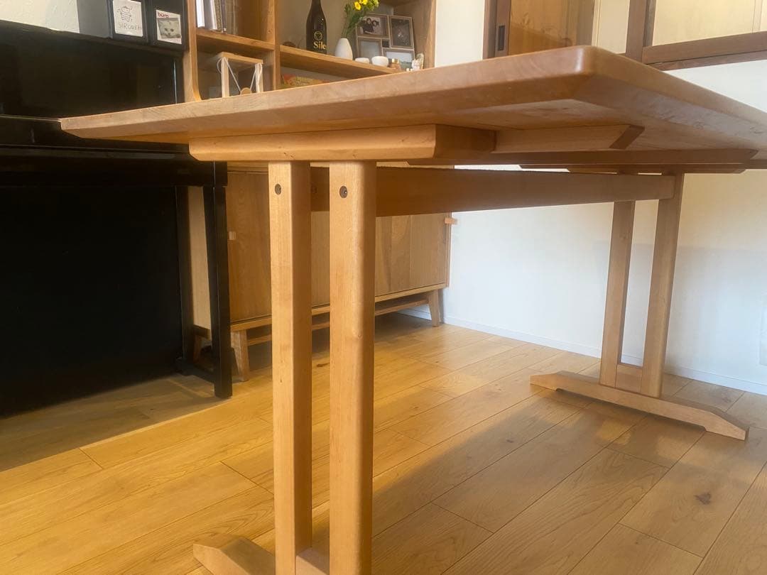 モモナチュラル　アルダー材　オイル塗装テーブル 4人がけ（数日内処分予定）