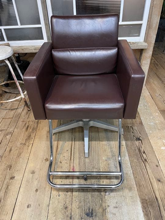 タカラベルモント Lim 01 スタイリングチェア タカラベルモント