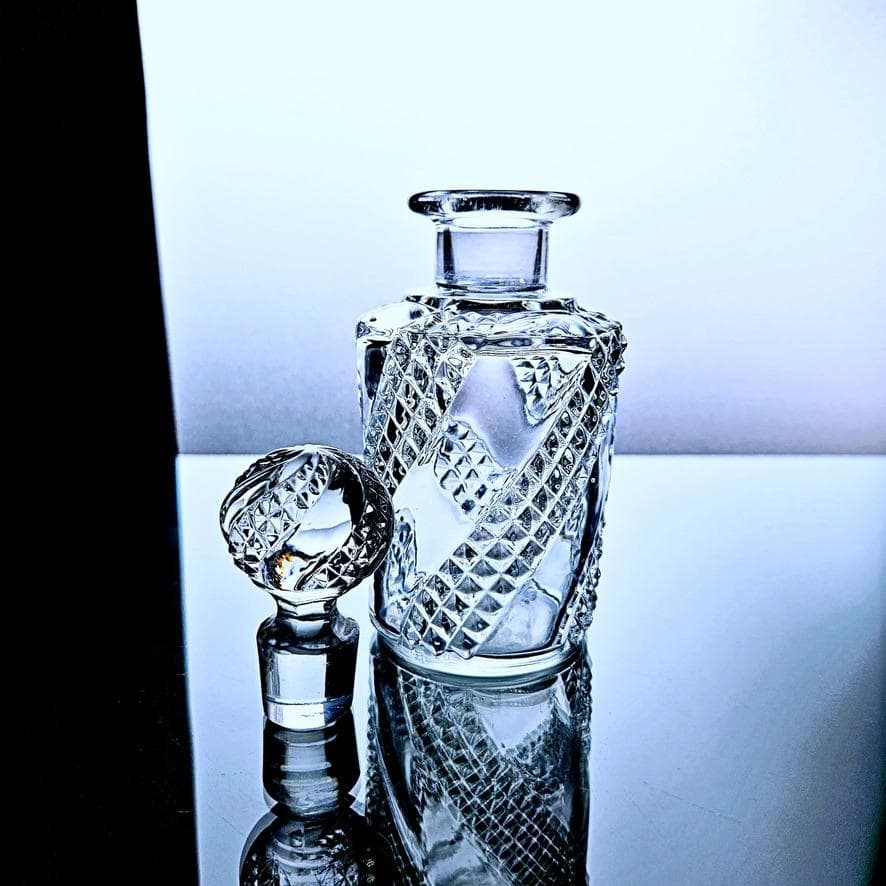 輝くオールドバカラ セルポンティーヌの香水瓶 #78 【1916年】