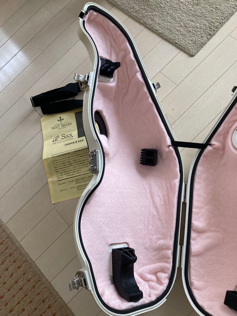 アルトサックス用の消音器