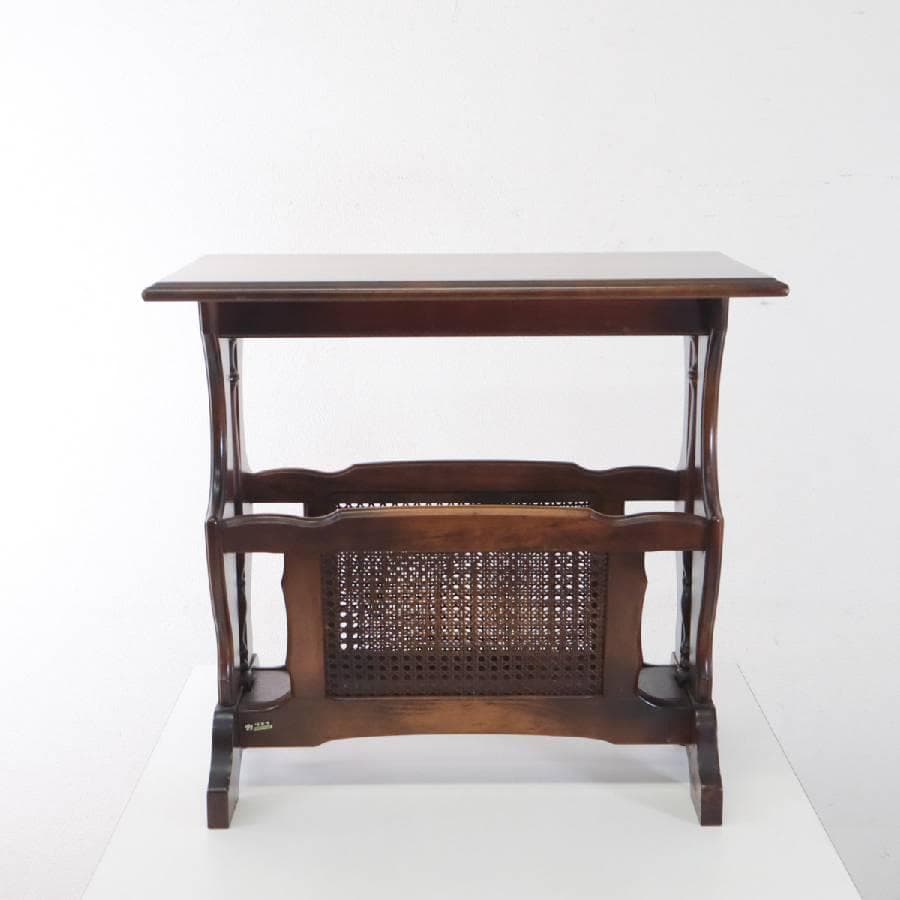 カリモク家具 コロニアル マガジンラック付き サイドテーブル ブナ材 クラシカル