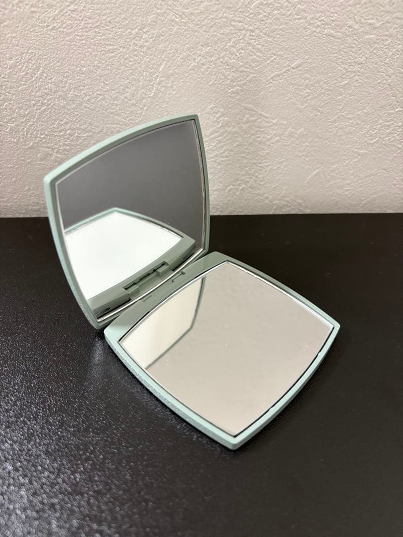 CHANEL ミラー　限定カラー　131