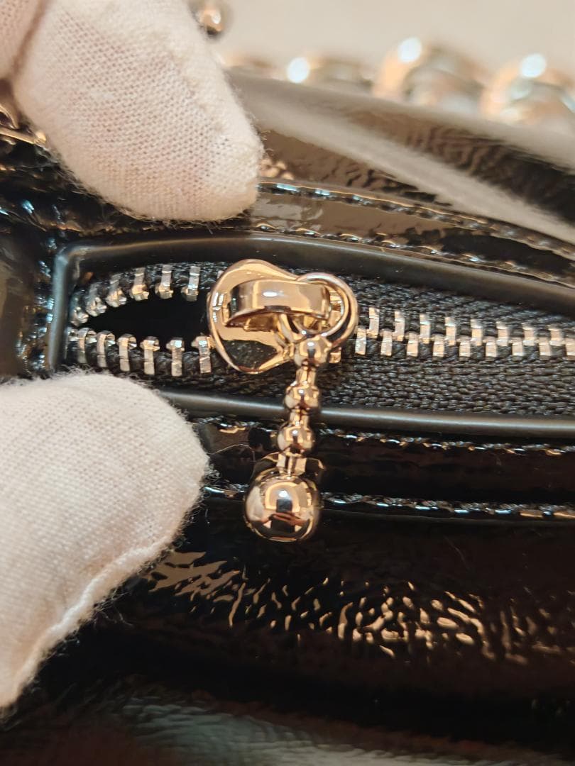 Vivienne　Westwood　ブラックエナメルショルダーバッグ　美品