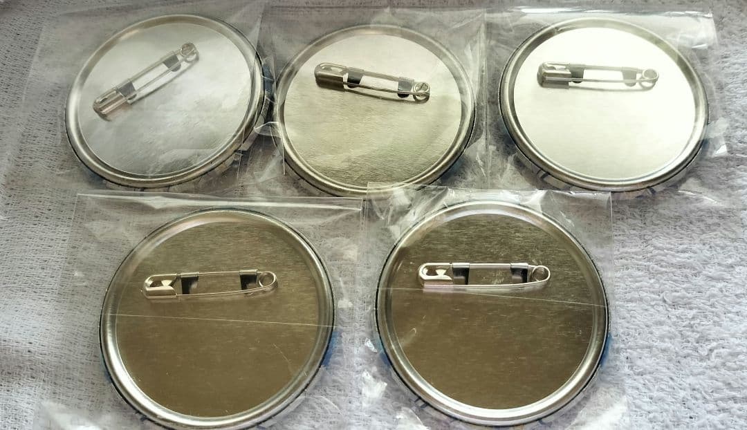 チノ ホログラム缶バッジ ごちうさ take out blue bird 専用