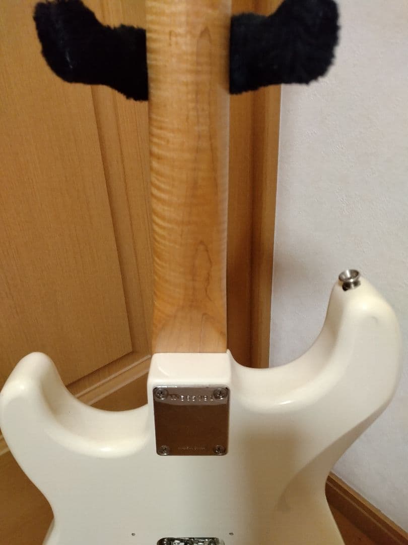 最終価格！ フレイムネックストラト Squier By Fender