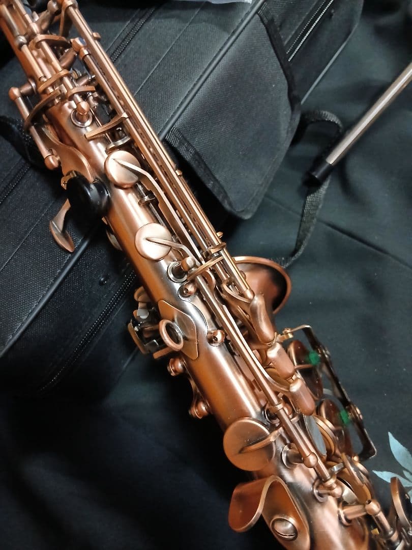 カーブド　ソプラノサックス　アンティークブロンズ　無銘　美品