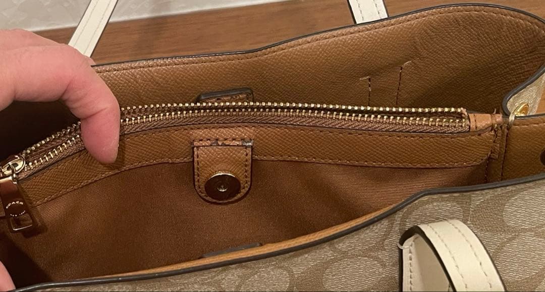 COACH ショルダーバッグ ベージュ ロゴプリント