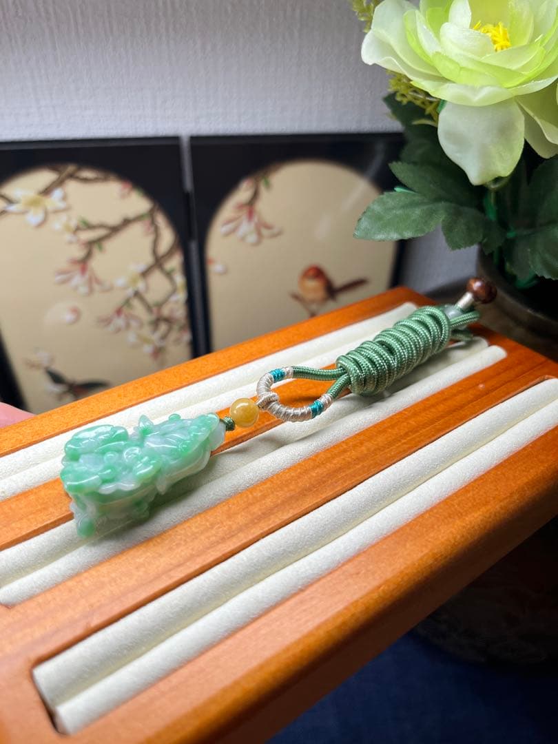 贅沢品❣️本翡翠 貴重なアップルグリーン翡翠・吉祥如意紋付きの発財