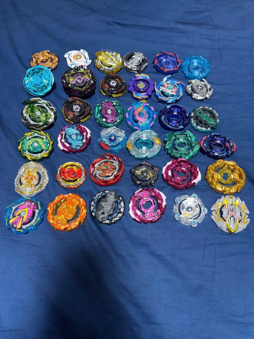 値下げしました。ベイブレードまとめ売りです。