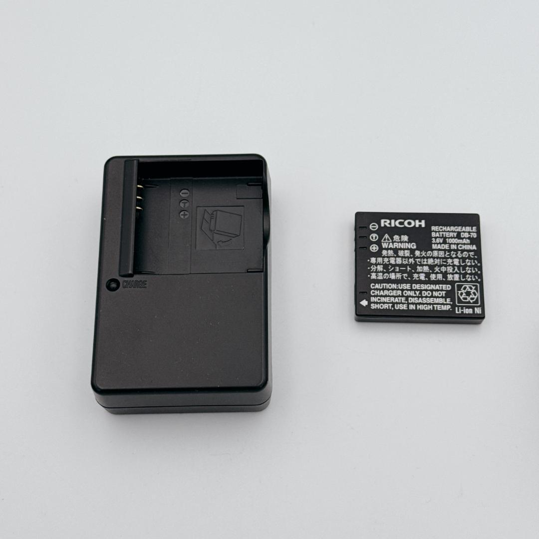 【極美品】RICOH リコー コンパクトデジタルカメラ R8 ブラック