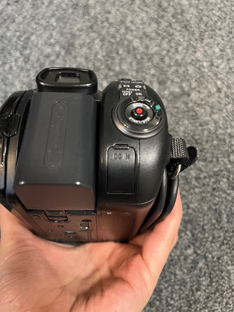 ビデオカメラ SONY HDR-SR12 / SONY HDR-CX18