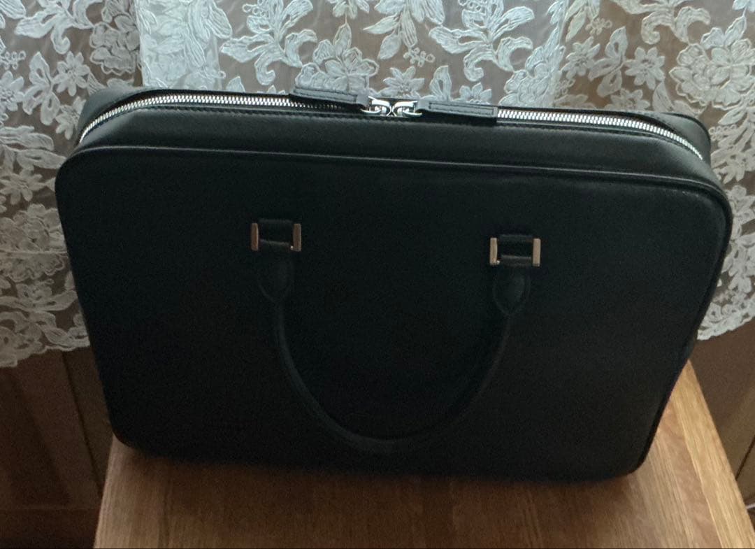 レザー ビジネスバッグ 黒　aucentic