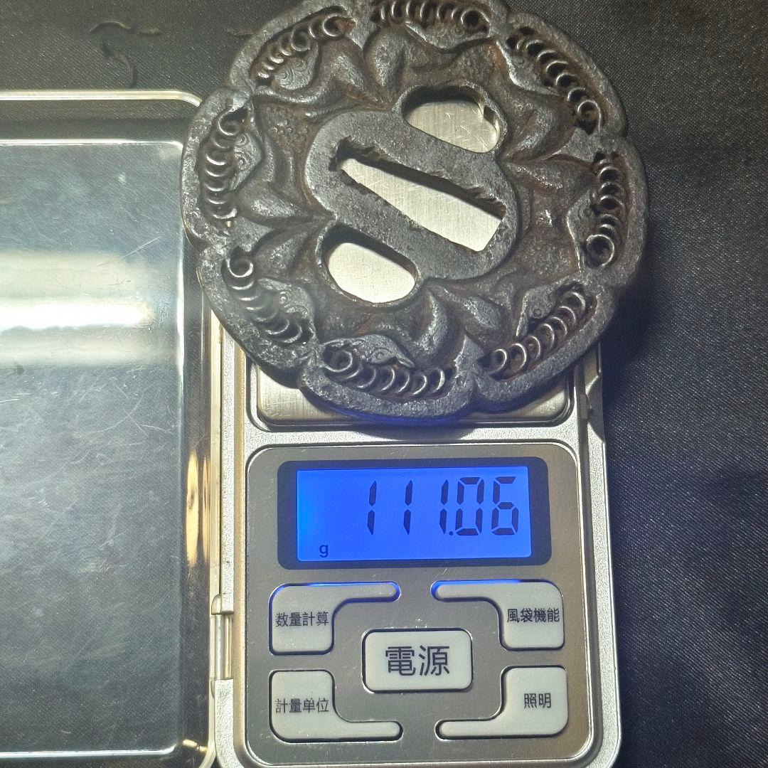 刀剣美術 日本刀南蛮鍔 鉄地 無銘 箱付 江戸骨董 古美術 蒐集家放出美品刀装具