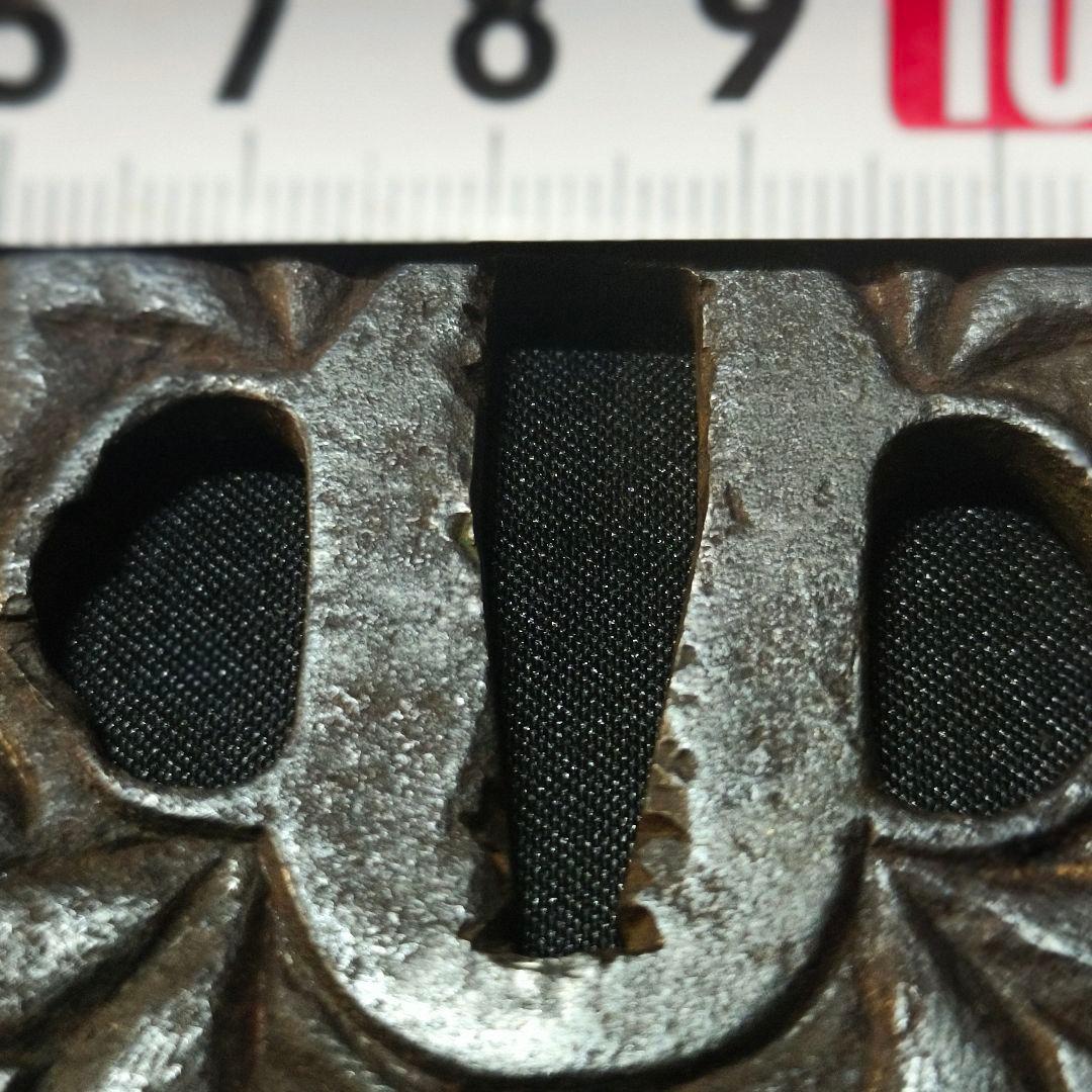 刀剣美術 日本刀南蛮鍔 鉄地 無銘 箱付 江戸骨董 古美術 蒐集家放出美品刀装具