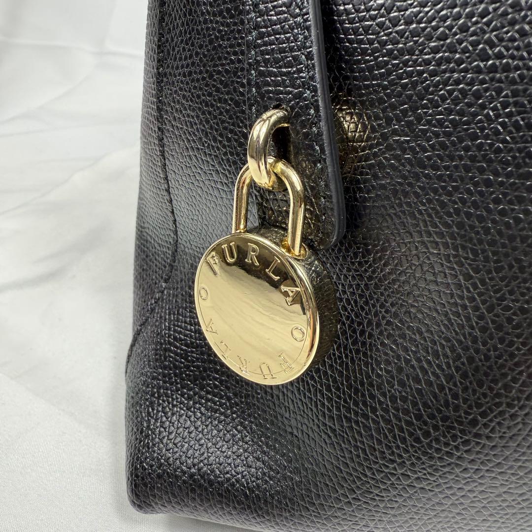 【極美品】FURLA パイパー M 2way ハンドバッグ ショルダーバッグ 黒