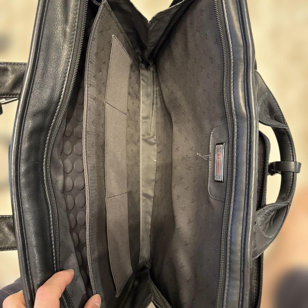 TUMI　ビジネスバッグ　オールレザー　T-pass A4収納　PC収納