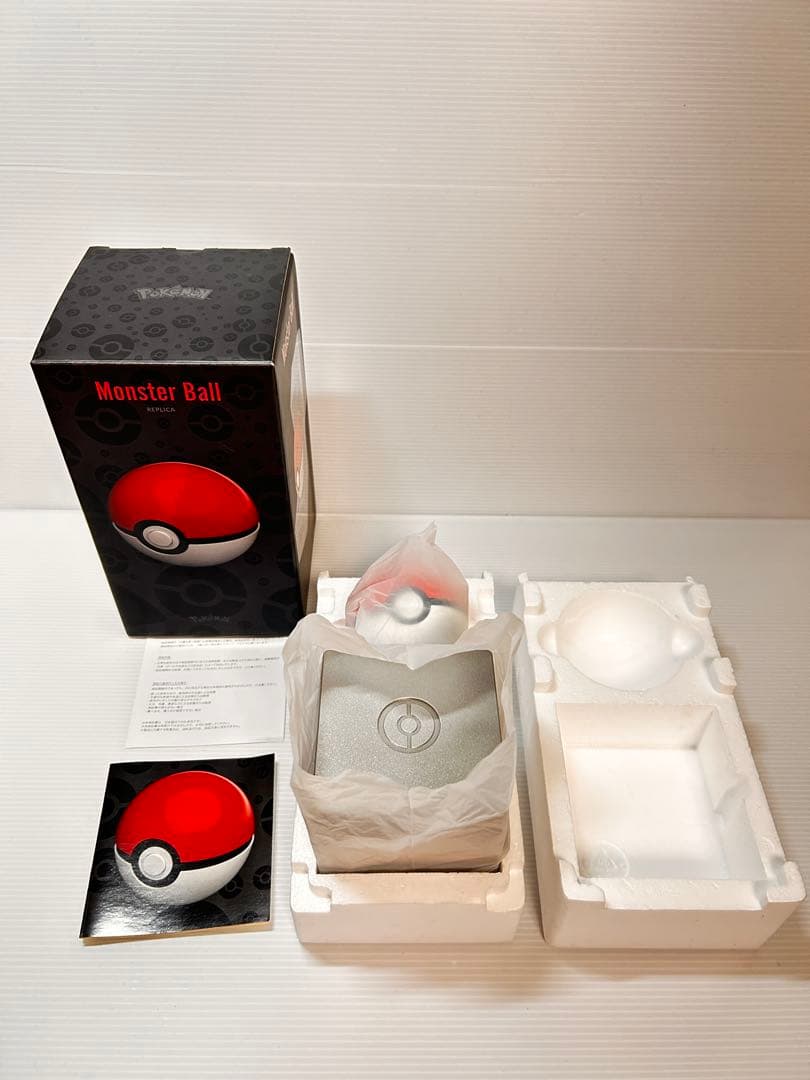 国内正規品　モンスターボールレプリカ