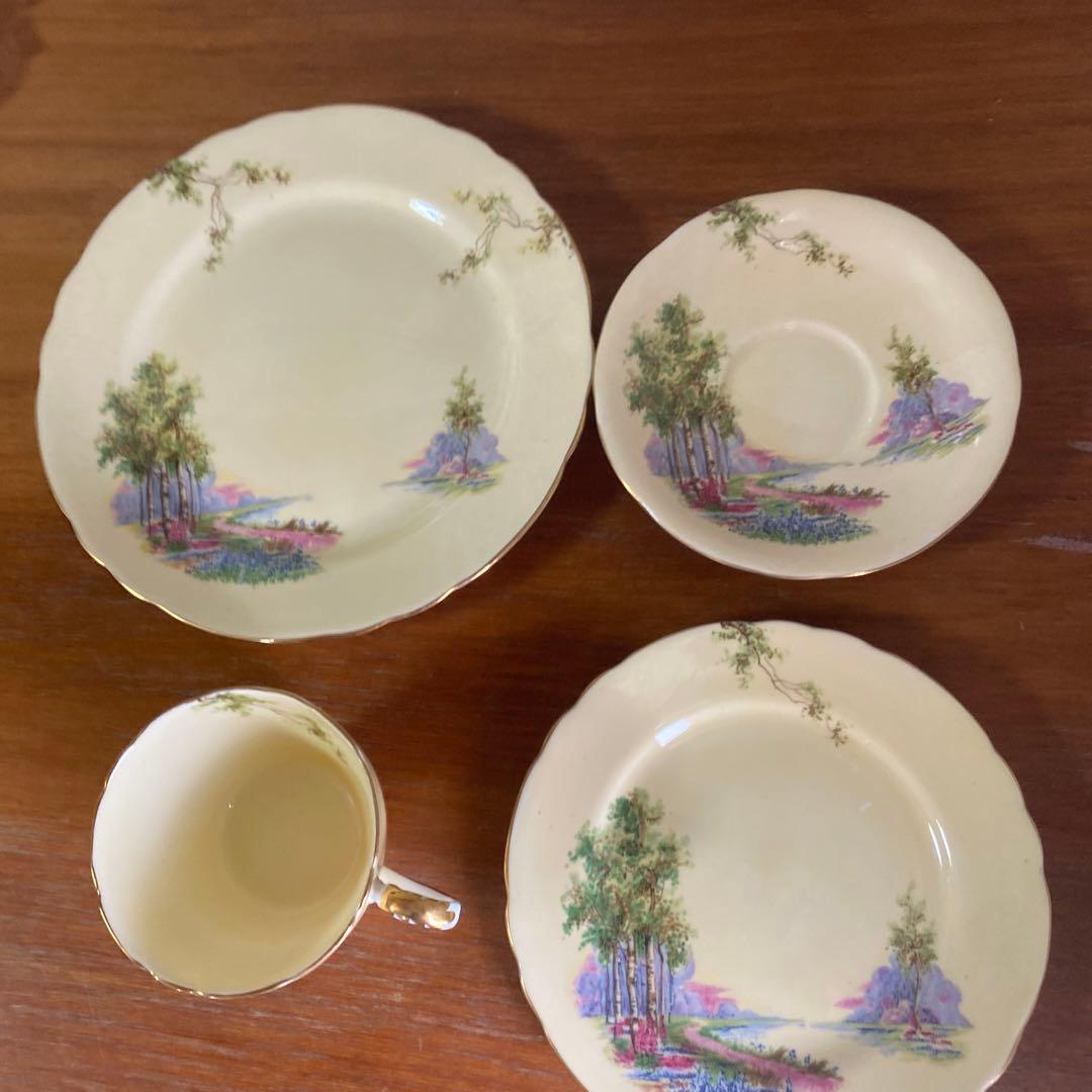 エインズレイ ブルーベル クリームイエロー カルテットカップ ソーサー