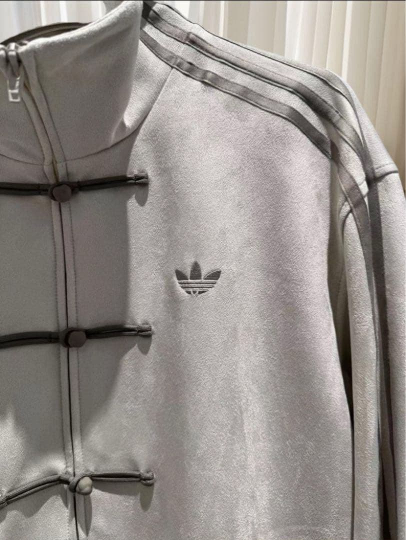 adidasアディダス 中国限定 蛇年トラックジャケット ホワイトMサイズ”