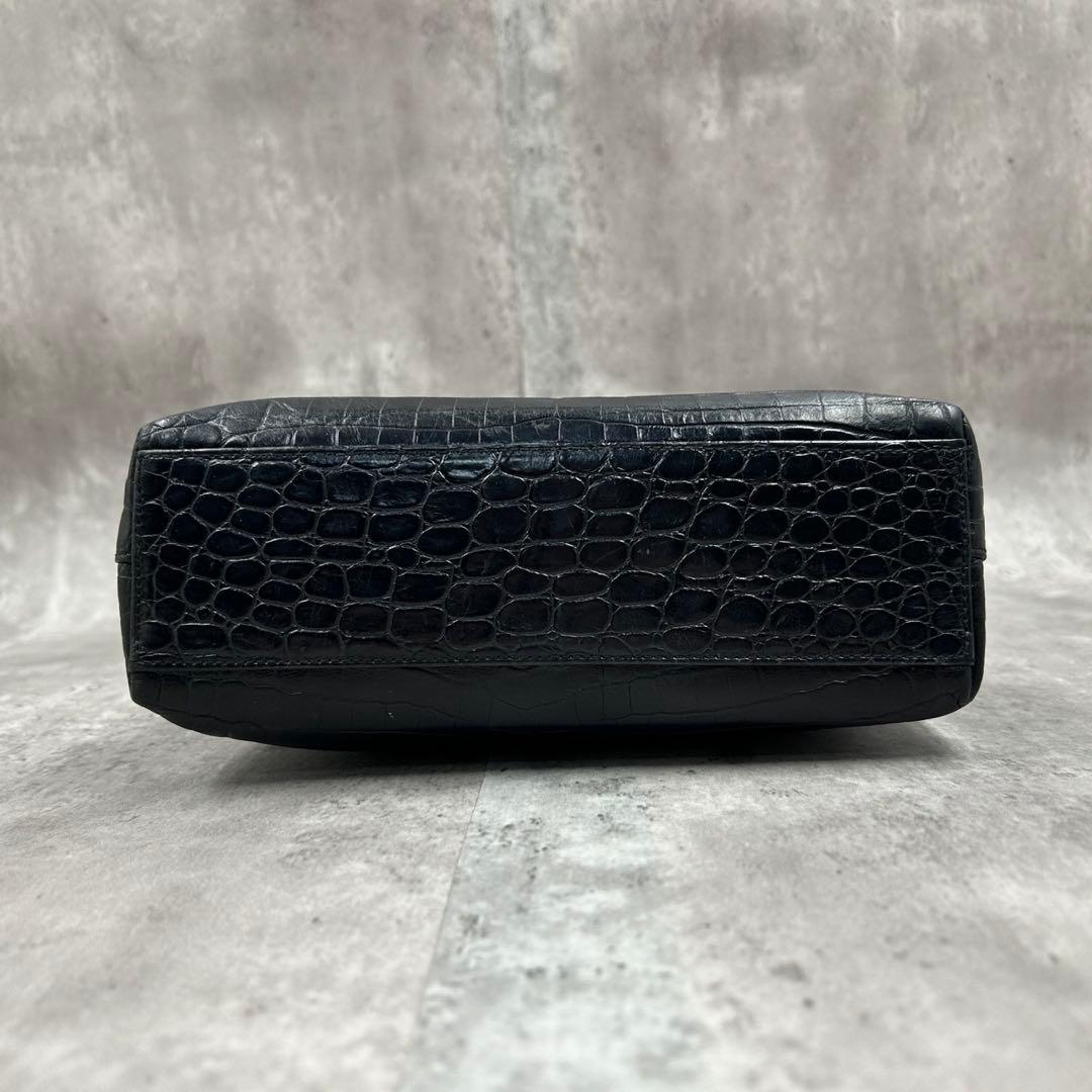 フェラガモ ショルダーバッグ ポシェット 肩掛け クロコ ブラック ヴァラ