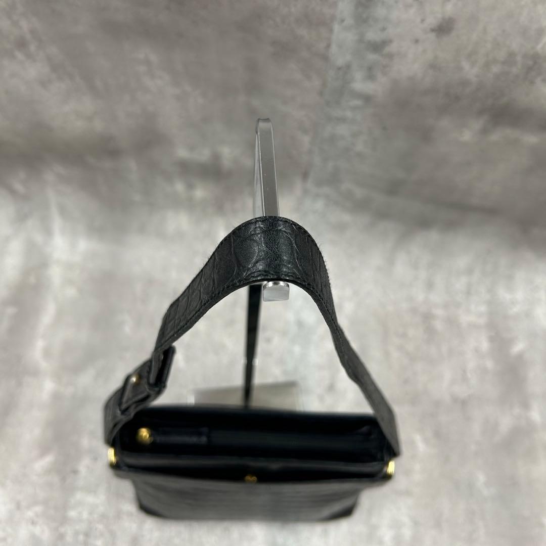 フェラガモ ショルダーバッグ ポシェット 肩掛け クロコ ブラック ヴァラ