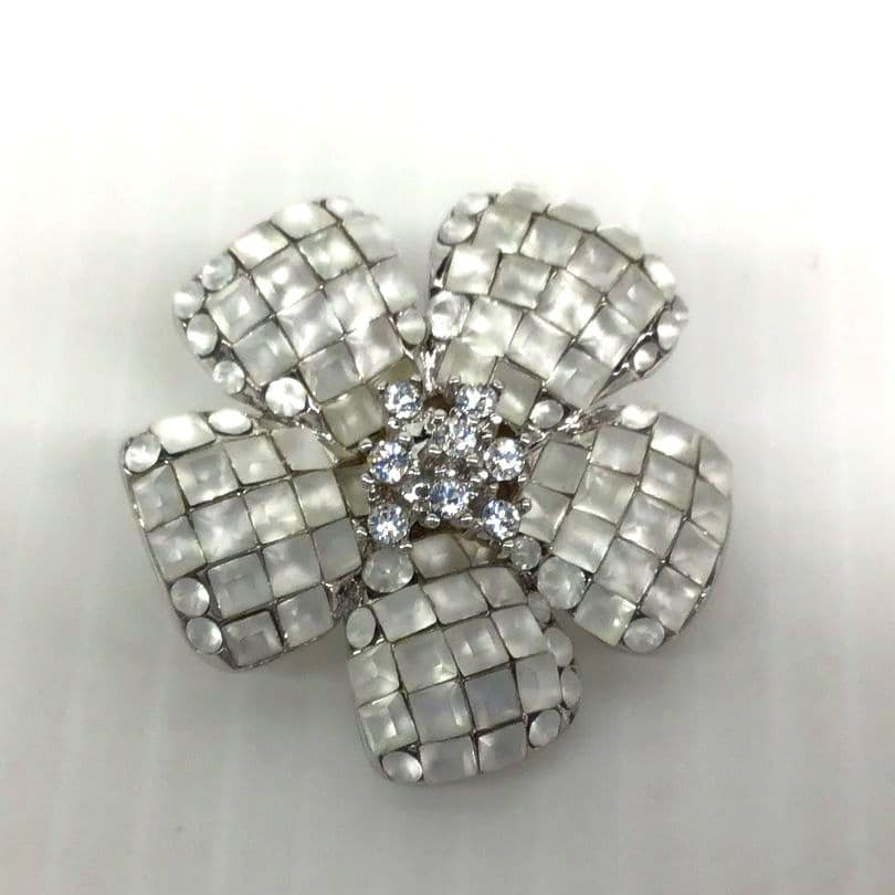 FOXEY フォクシー BROOCH \"FLEUR\" 定番ブローチ ホワイト