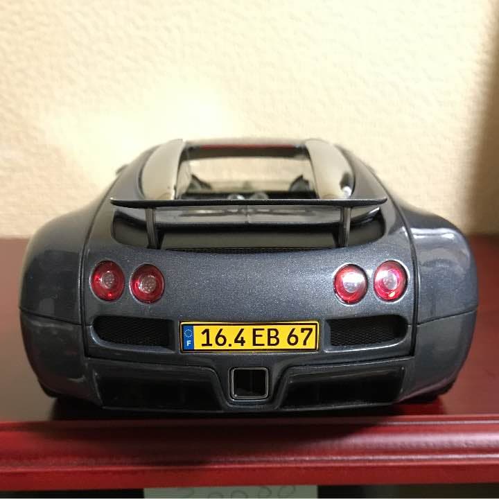 1/18 ブガティEBベイロン