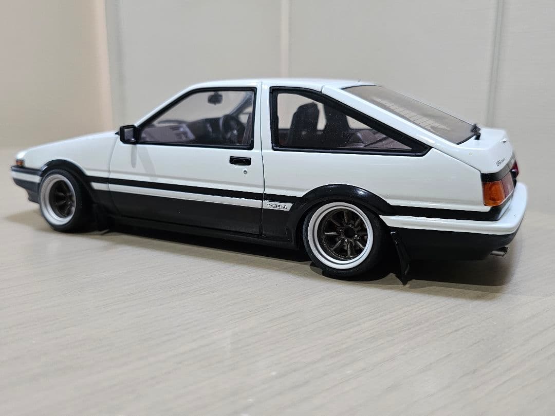 AUTOart 　1/18　トヨタ　スプリンタートレノGT (AE86) 絶版品