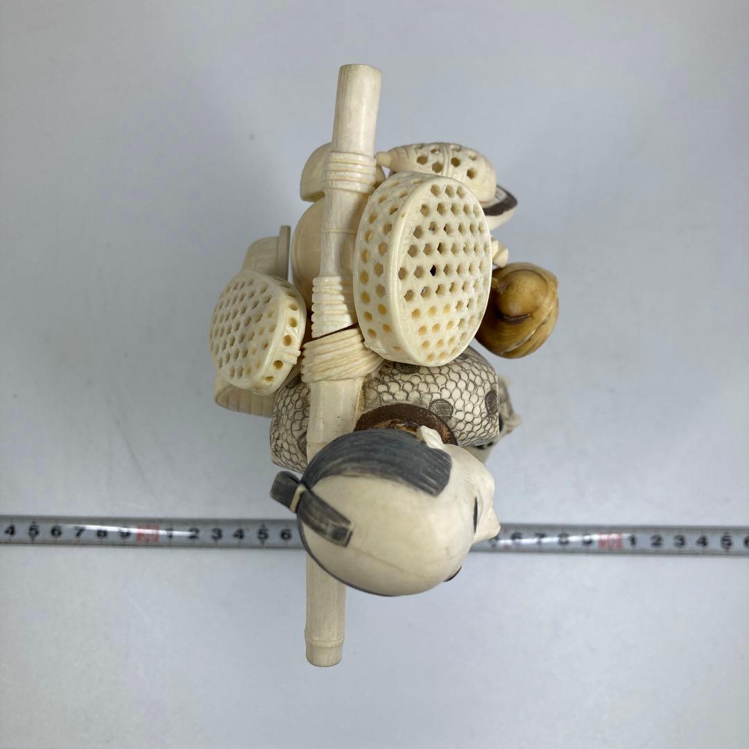 極上 かご売り商人置物 741g 東里7-0131☆2F